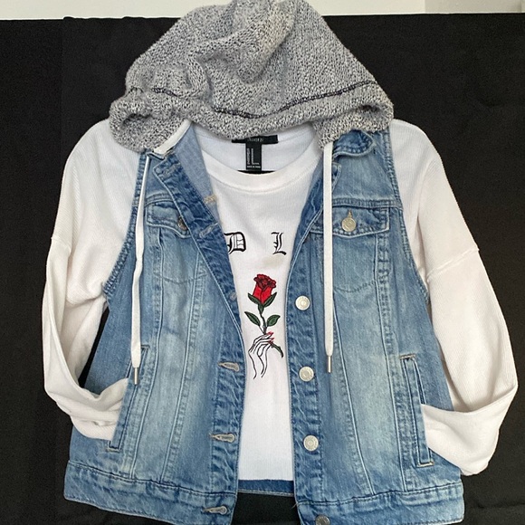 Woman’s long sleeve thermal white shirt and a Jean vest with hood - Picture 1 of 1
